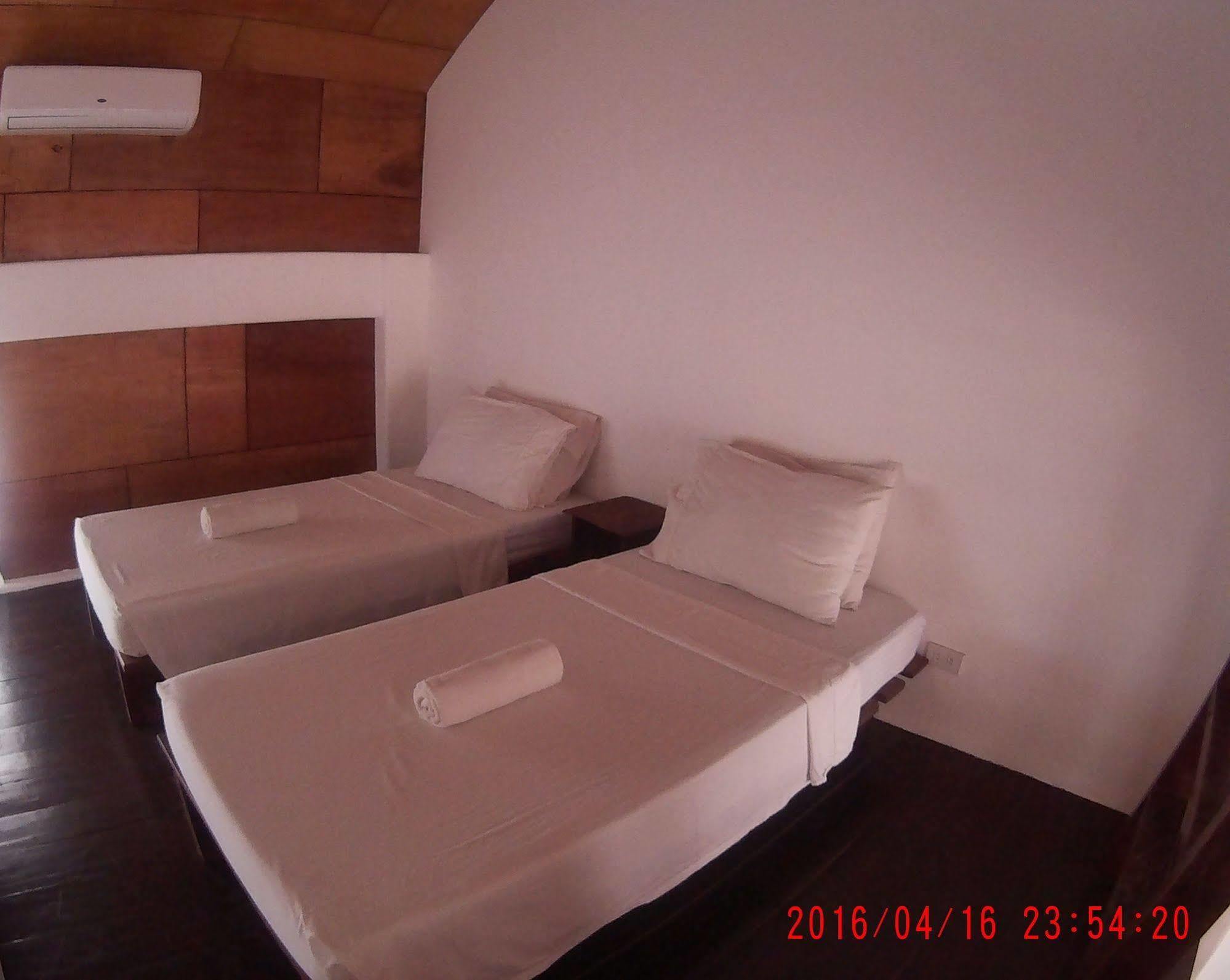 Boracay Coco Huts Otel Balabag  Dış mekan fotoğraf